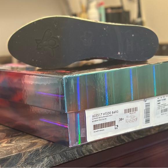 Only worn once .. like new - Picture 3 of 4